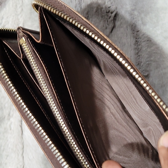 Prada Zip Wallet | Plum Saffiano Leather - Picture 11 of 16